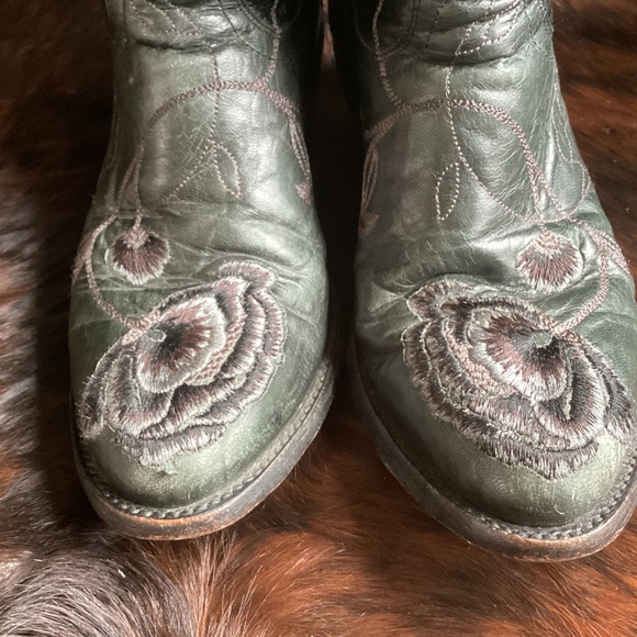 Old Gringo Outstanding Flower Embossed Distressed Leather Full Zipp Boots - Picture 7 of 12